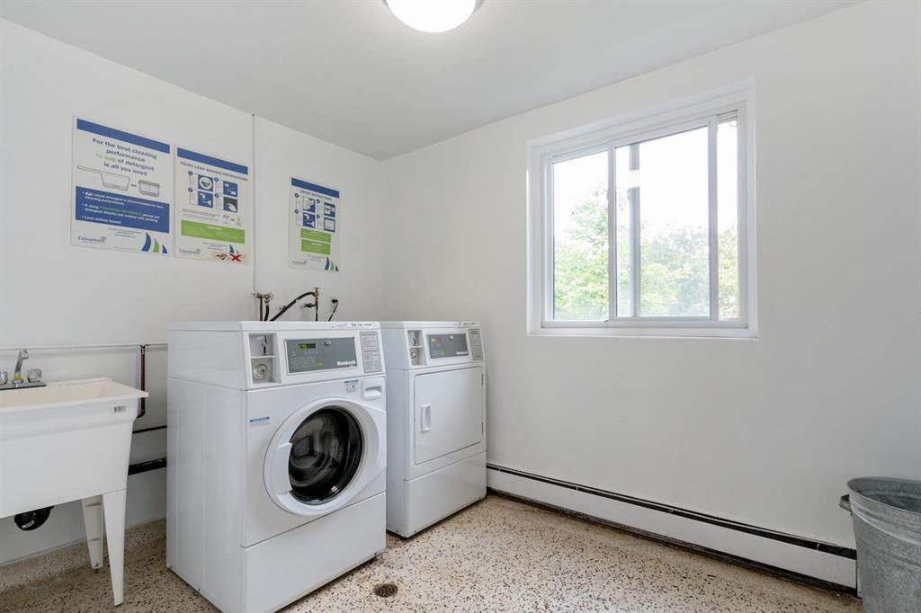 170186 Berkshire Drive 362388 Wonderland Rd S, London Apartment